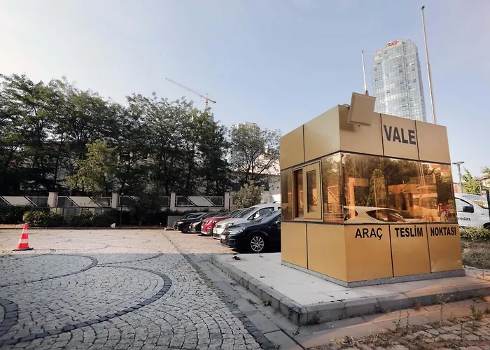 Four Winds Apartahotel